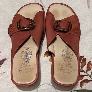 FLY London Elax Raspberry Leather Buckle Mules Slide Block Heel Sandals